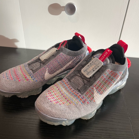 Nike VaporMax - Picture 4 of 5